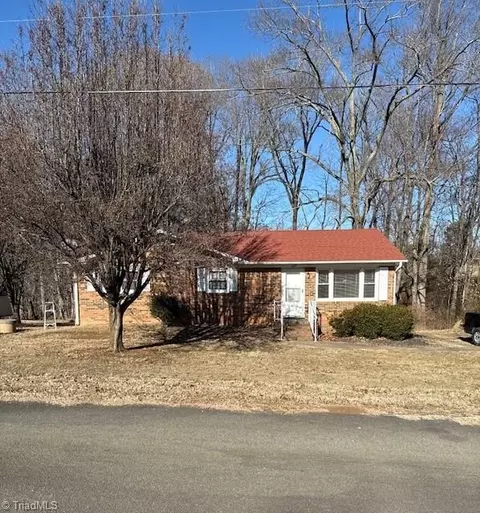 129 Stockton Rd, Reidsville, NC 27320