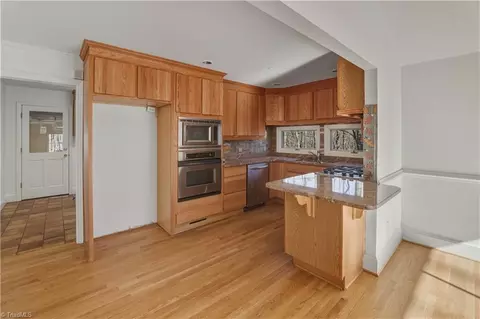 273 Olde Pilot Trl, Pilot Mountain, NC 27041 photo 6