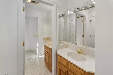 273 Olde Pilot Trl, Pilot Mountain, NC 27041 photo 12