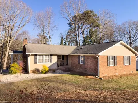165 Summerglen Dr, Lewisville, NC 27023