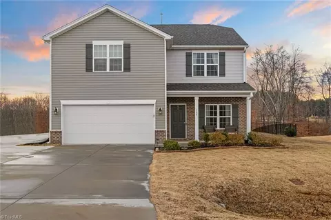 388 Altavista Dr, Clemmons, NC 27012