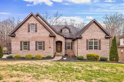 4052 Ridgeline Dr, Kernersville, NC 27284