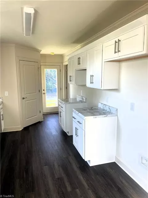 Entry Way - 526 White Oak St, High Point, NC 27260 photo 1 of 3