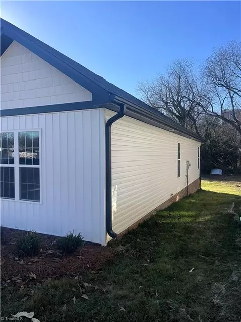 Exterior - 526 White Oak St, High Point, NC 27260 photo 4 of 6