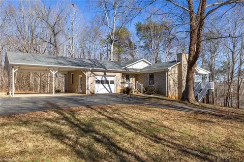 1301 Boyd Rd, Reidsville, NC 27320