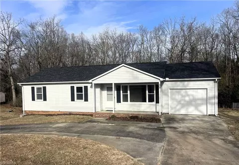 Exterior - 1328 Council St E, Salisbury, NC 28146 photo 3 of 4