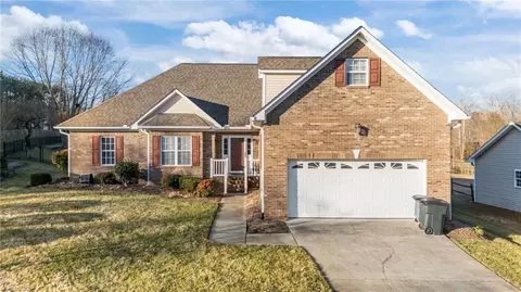 8140 Spring Hollow Ct, Belews Creek, NC 27009