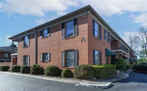 1833 Banking St #A24, Greensboro, NC 27408