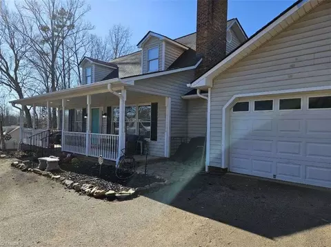 1565 Old Rockford Rd, Dobson, NC 27017