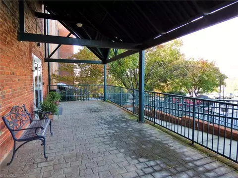 836 Oak St #304, Winston Salem, NC 27101