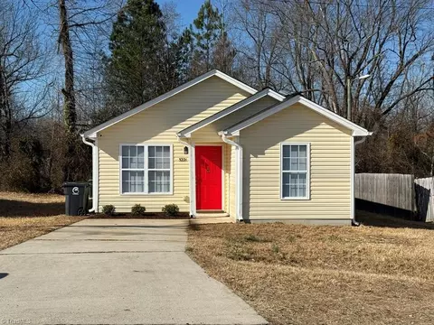3221 Ohenry Blvd N, Greensboro, NC 27405