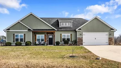 222 Fox Meadow Ln, Winston Salem, NC 27107