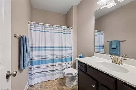 Bath - 492 Crosswick Rd, Clemmons, NC 27012 photo 4 of 4