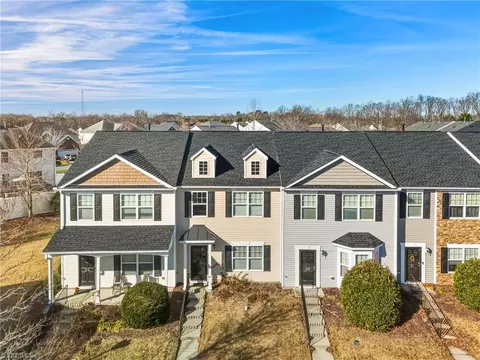27 Arbor Hill Pl, Mcleansville, NC 27301