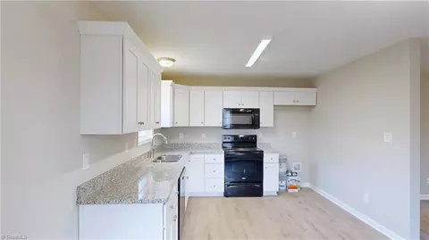 Entry Way - 4700 Beau Ct, Trinity, NC 27370 photo 6 of 7