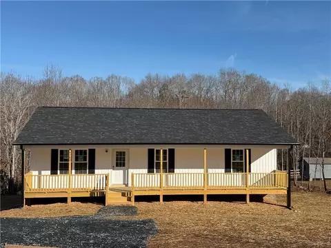 4700 Beau Ct, Trinity, NC 27370