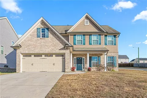 3674 Hayfield Ct, Thomasville, NC 27360
