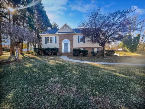 3994 Leinbach Dr, Winston Salem, NC 27106
