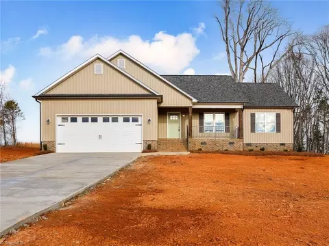 191 Snapdragon Pl, Lexington, NC 27295