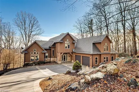 2168 Sierra Trace Rd, Denton, NC 27239