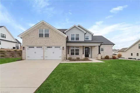 7632 Monty Dr, Kernersville, NC 27284