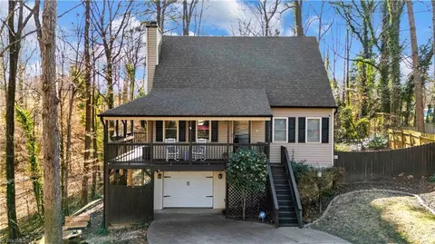 3137 Russell Way Ln, Winston Salem, NC 27127