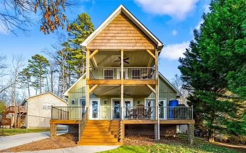 381 Capistrano Shores Blvd, Lexington, NC 27292