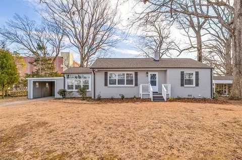 2221 Oak Hill Dr, Greensboro, NC 27408