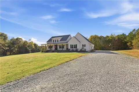 3059 Sandy Springs Rd, Harmony, NC 28634