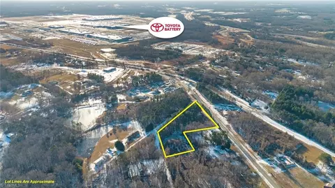 5600 Skyline Ave, Julian, NC 27283 photo 2