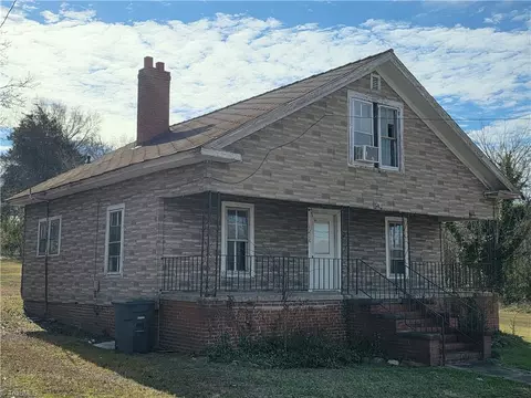 1216 Fieldcrest Rd, Eden, NC 27288