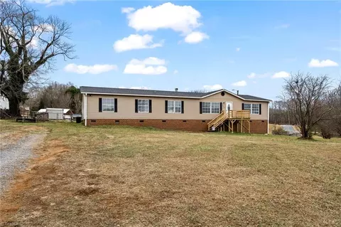 1058 Pearl Ct, Randleman, NC 27317