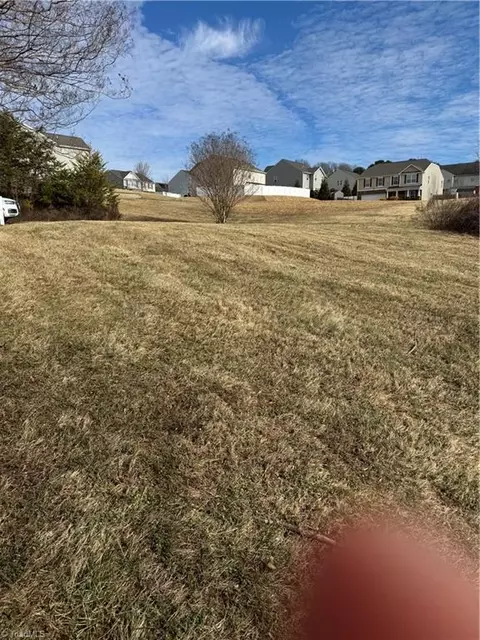 1781 Ridge Bluff Cir, Rural Hall, NC 27045