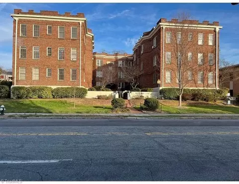 828 Elm St N #E4, Greensboro, NC 27401