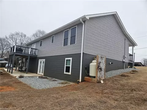 Exterior - 925 Mountainview Rd, King, NC 27021 photo 8 of 8