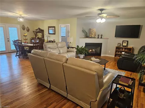 Living - 925 Mountainview Rd, King, NC 27021 photo 2 of 5