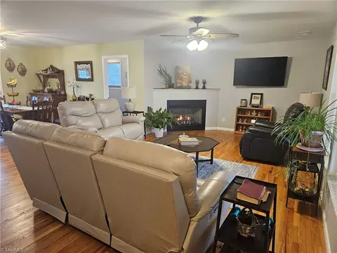 Living - 925 Mountainview Rd, King, NC 27021 photo 3 of 5