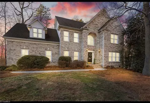 3101 Lodge Dr, Jamestown, NC 27282
