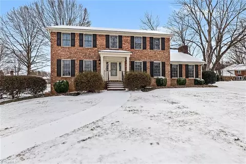 7010 Stancliff Ct, Clemmons, NC 27012