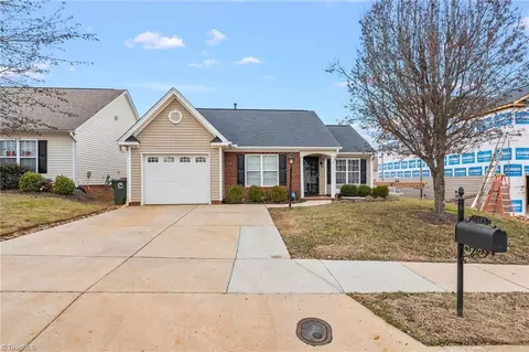 1623 Faircrest Ln, Greensboro, NC 27406