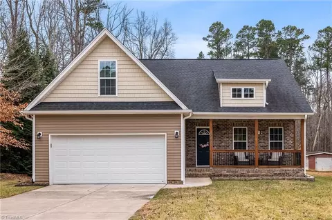 4504 Pine Vista Ln, Greensboro, NC 27406
