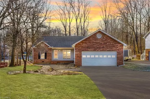 5900 Cottonwood Ln, Winston Salem, NC 27103