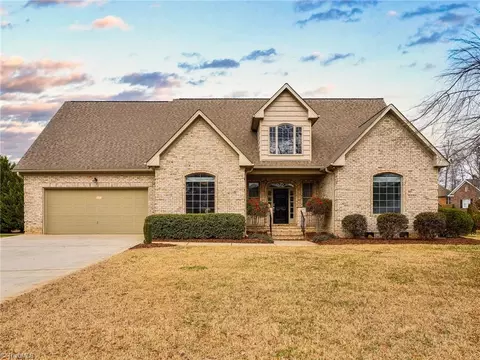 3723 Apple Orchard Cv, High Point, NC 27265