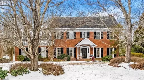 3712 Waldenbrook Rd, Greensboro, NC 27407