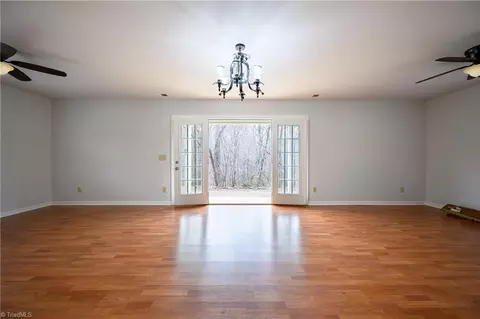 Living - 655 Wind Ridge Ln, Dobson, NC 27017 photo 3 of 5