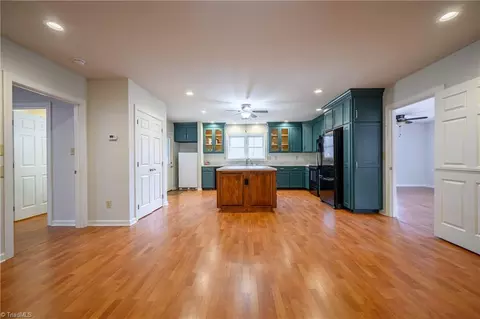 Living - 655 Wind Ridge Ln, Dobson, NC 27017 photo 4 of 5