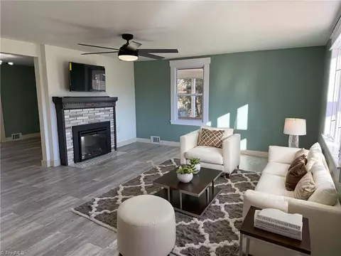 215 Oakwoods Ln, Wilkesboro, NC 28697