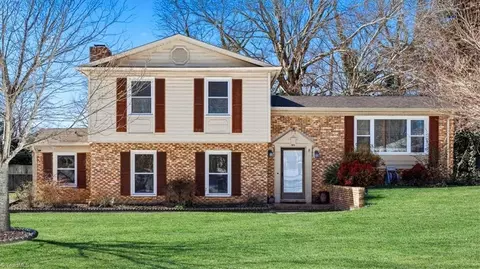 1811 Downing St, Greensboro, NC 27410