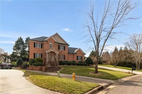 136 Montauk Ct, Clemmons, NC 27012
