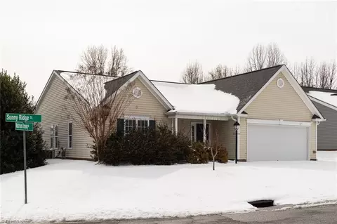 5862 Sunny Ridge Trl, Clemmons, NC 27012